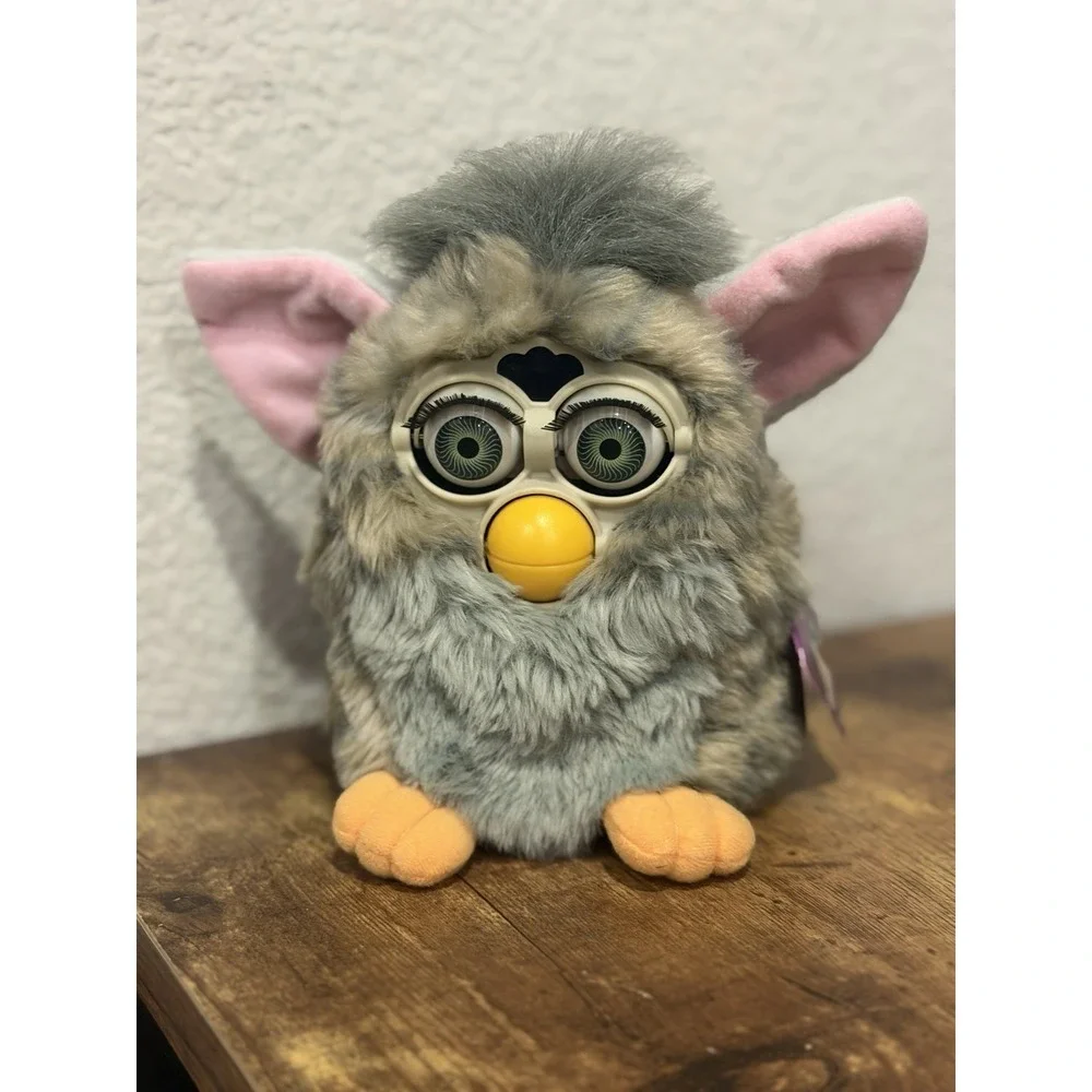 1998 Furby Gray Wolf Church Mouse Original w/ Tags Teal Green Swirl Eyes Gen 1